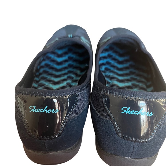 Sketchers relax, fit memory foam slip on athletic shoes size 9. - Picture 5 of 7